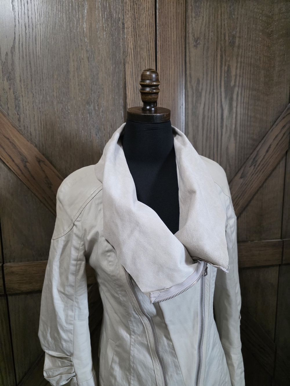 Alice + Olivia Cream Asymmetrical Leather Zip Jacket - Picture 2 of 6